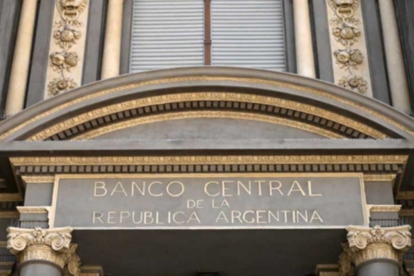 Argentina sovereign spreads widen election uncertainty financing concerns Latin America